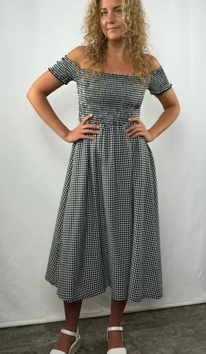 Lulus Off the Shoulder Gingham Smocked Midi Dress‎ in Black White Size XS thumbnail 1