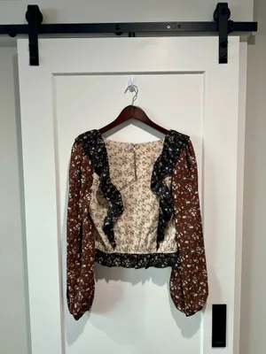 Free The Roses Floral Color Block Ruffle Blouse Size L Puff Sleeve thumbnail 3