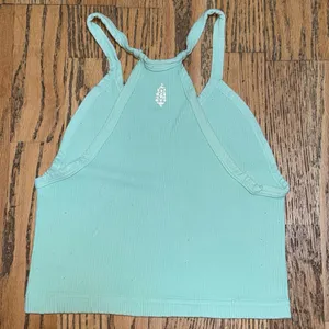 FP MOVEMENTS BY FREE PEOPLE Happiness Runs Crop Top Tank Pistachio Green‎ M/L thumbnail 2