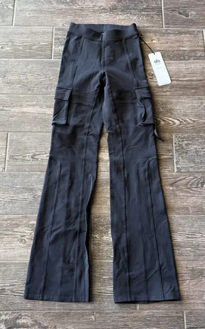 Alo High Waist Catch The Vibe Flare Cargo Legging thumbnail 1
