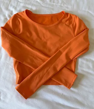 Lululemon Top thumbnail 1