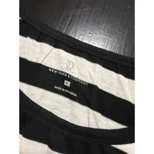 New York & Company Black White Striped Cold Shoulder Top XL NWT thumbnail 5