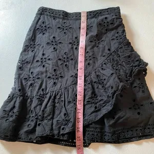 Express Black Eyelet Embroidered Ruffle Wrap Mini Skirt Size 0 thumbnail 5