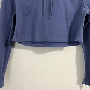 Gymshark Hoodie Women's Small Training Cropped Blue Purple‎ Pullover Gym Workout thumbnail 4