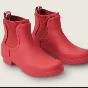 ✨UGG Red Rainboots Size‎ 6 Chevonne Ankle Rain Booties B22B thumbnail 1