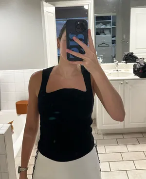 Black tank top Size M thumbnail 1