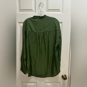 Nurture Green Viscose Silk Button Up Tuxedo Shirt Long Sleeve Size Medium thumbnail 2