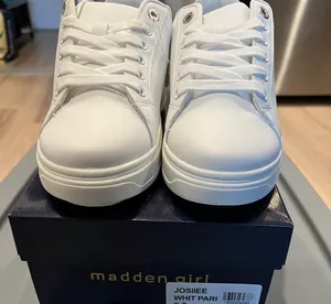 Madden Girl NIB New Josiiee Platform Lace Up Sneakers Shoe Sz 7.5 Black & White. thumbnail 4
