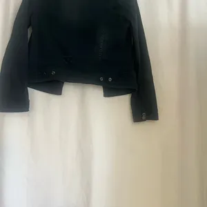 Blank NYC Black Cropped Jean Jacket thumbnail 4