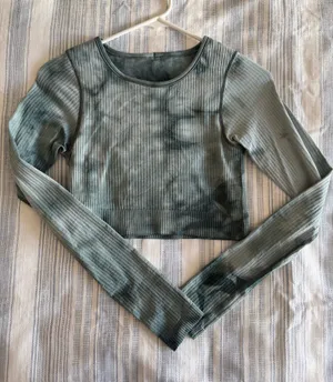 Lululemon Long Sleeve Top 4 thumbnail 1