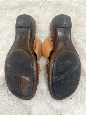 Naturalizer‎ Tan & Brown Leather Crossover Slide Sandals Woman’s Size 9 thumbnail 5