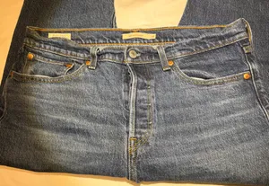 Levi’s Wedgie Straight Jeans thumbnail 3