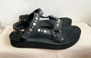 Teva Womens Midform Universal Studded  Sandals Size 9 thumbnail 1