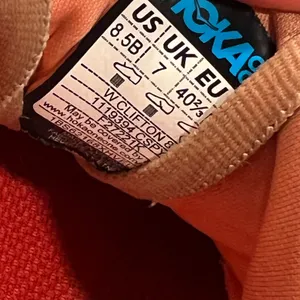 Hoka Clifton 8 melon color running shoes 8.5B women thumbnail 10
