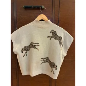 Entro NWT Animal Print Sweater Vest Medium Mock Neck Knit Top Boutique thumbnail 3