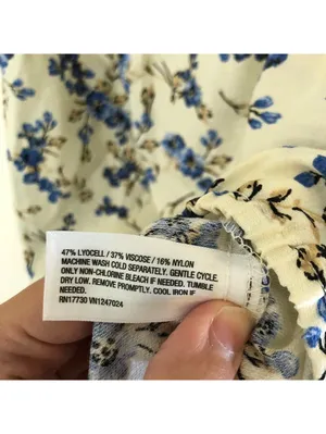 A New Day NWT Women's Cream Blue Floral Flutter Sleeve Blouse Size L thumbnail 5