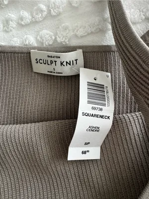 NWT Aritzia Babaton Square Neck Tank thumbnail 3