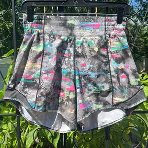 Lululemon Hotty-Hot High Rise Lined 4” Shorts Paint Drift Multi Graphite Grey 6 thumbnail 1