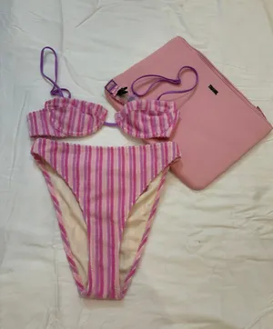Swimwear thumbnail 1