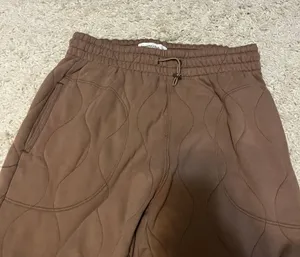 Abercrombie And Fitch Beige Quilted Joggers Medium thumbnail 4