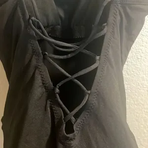 ✨Shade & Shore Women's Scoop Neck Low Criss Cross Back Sz Medium One-Piece✨ thumbnail 5