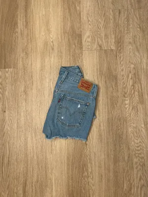 levi’s jean shorts thumbnail 3