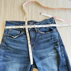 Levi’s Denizen Women’s 4S 27x28 High Rise Skinny Denim Shorts Blue thumbnail 5