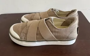 KEEN Elsa III Casual Low Top Sneakers Beige Brown Canvas Slip On Size 7 thumbnail 1