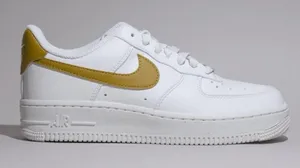 NIKE Size 9.5 Air Force 1 '07 NN Next Nature DV3808-101 Bronzine White Leather‎ thumbnail 1