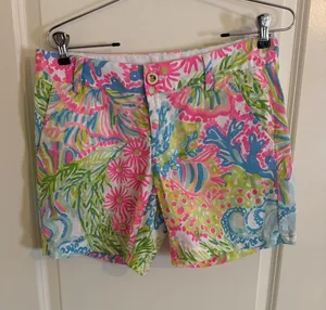 Lilly Pulitzer The Jayne Knit Shorts in the Lovers Coral print Sz 2 Resort Wear thumbnail 1