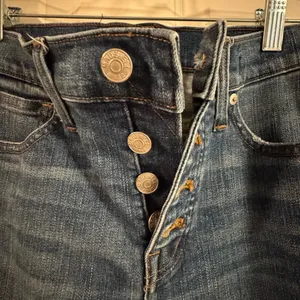 Madewell, size‎ 26, Slim Straight Jeans: Distressed Button-Front Edition thumbnail 5