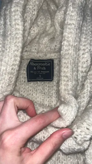 Cream Abercrombie and Fitch sweater with hood thumbnail 3