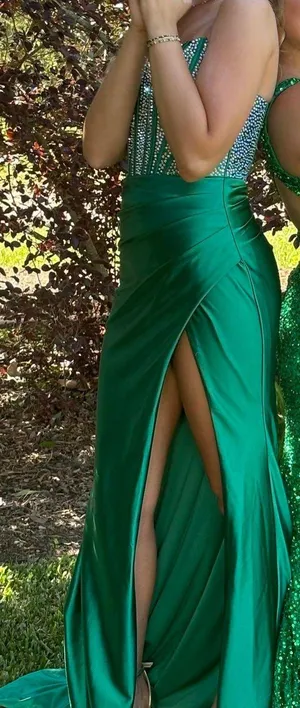 Abby Paris Prom dress thumbnail 5