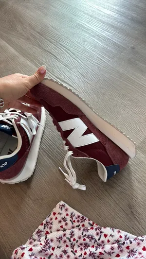 New Balance Sneakers Women’s thumbnail 8