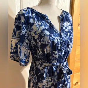 LOFT V-Neck Blue and White Floral Tie-Waist Maxi with slit sides. Size Small thumbnail 4
