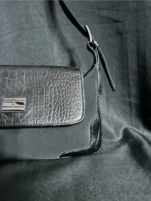 Tommy Hilfiger Women’s Black Leather Shoulder Bag Handbag Purse thumbnail 3