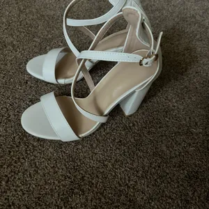 NWT White Open Toe Cross Strap Heels Size 6.5 thumbnail 11