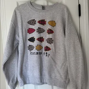 Gildan Gray Kansas City Sweatshirt with Patterned Arrows thumbnail 1