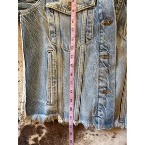 FREE‎ PEOPLE We The Free Denim Cropped Distressed Jacket Size Medium thumbnail 8