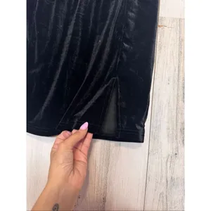 Petite XXS Black Velvet Mini Skirt with Side Slit thumbnail 3