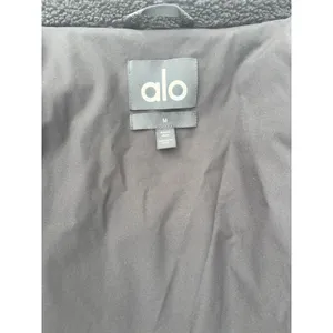 Alo Yoga Black Sherpa Edge Shacket M thumbnail 4
