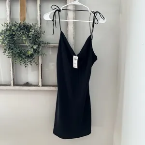 NWT Abercrombie & Fitch Black Mini Satin Slip Cowl Neck Dress SZ M‎ Sexy thumbnail 2