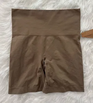 Skims Soft Smoothing Seamless Short Desert Size Small thumbnail 1