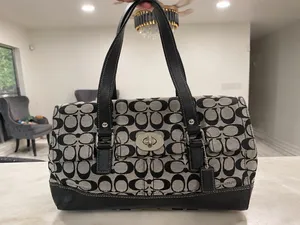 Vintage COACH Hamptons Signature Logo Satchel Bag F13070 Black/Gray Turn Lock thumbnail 2