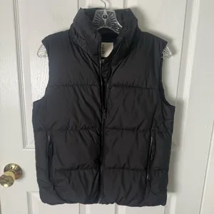 Vuori Alta Down Vest in Black S thumbnail 2