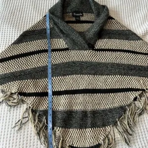 Western Boho Southwestern Fringe Poncho Sweater One Size Tan Gray Aztec Festival thumbnail 6