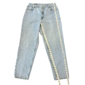 Vintage Levi's 550 Relaxed Tapered Jeans Light Wash 90s Mom Y2K Jeans Size 12 thumbnail 6