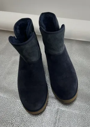 UGG‎ Kristin Ankle Boots Dark Blue Women's Size 9.5 thumbnail 1