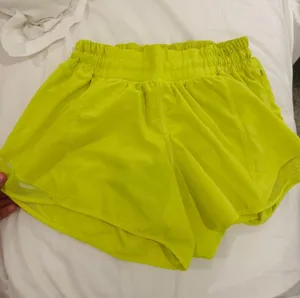 Lululemon Hot Hot Shorts thumbnail 2