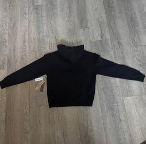 Essentials black Medium new hoodie thumbnail 2